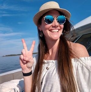 Meet your Posher, Tiffany